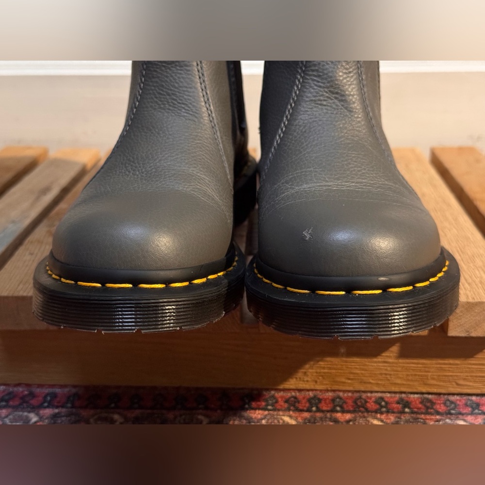 DR MARTEN DOCS PEWTER GRAY CHELSEA BOOTS 7 38 - Picture 3 of 9